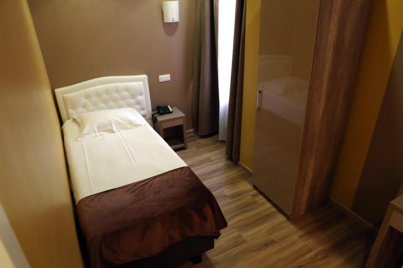Hotel Phenix Dilbeek Eksteriør bilde